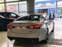 نيسان ألتيما